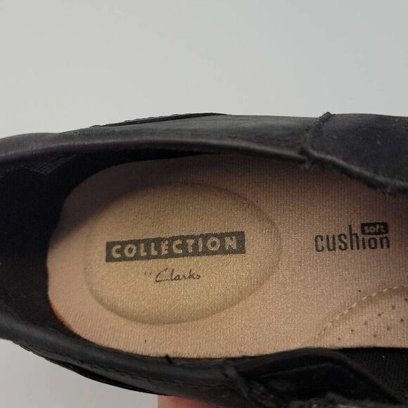 Clarks Booties Women Size 10 Black Nubuck Leather Contrasting Crepe Rubber Soles - Picture 7 of 10